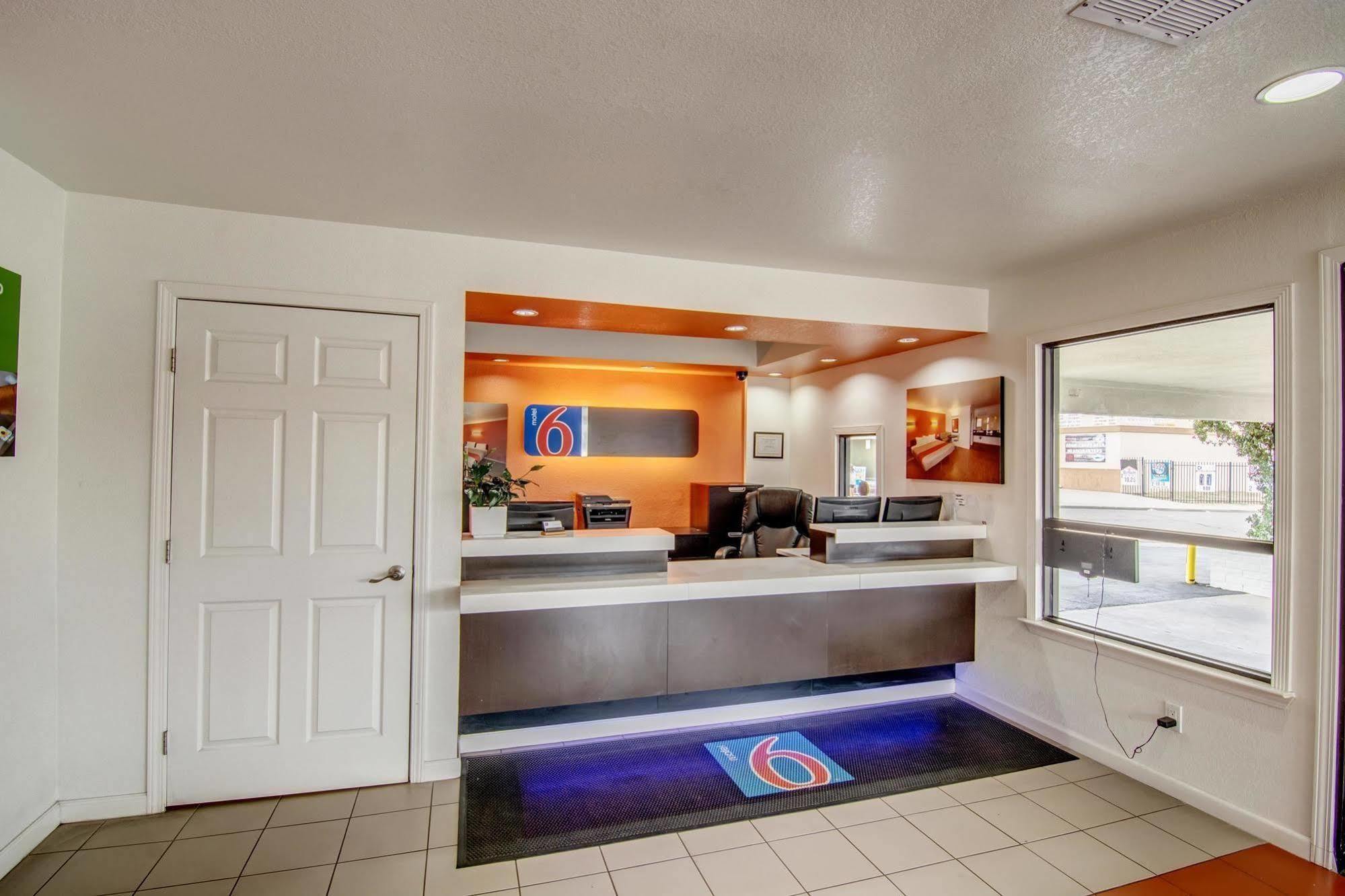 Motel 6 Manteca Exterior foto