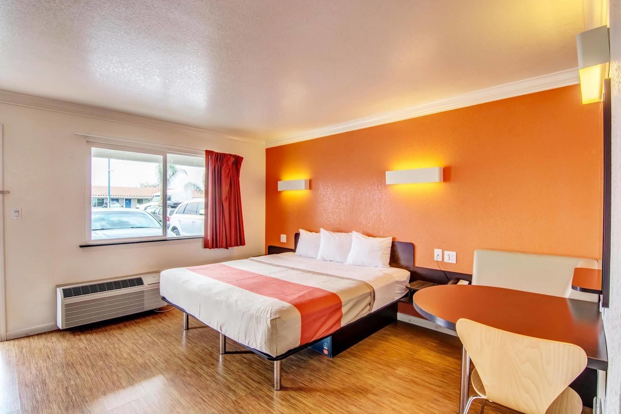 Motel 6 Manteca Exterior foto